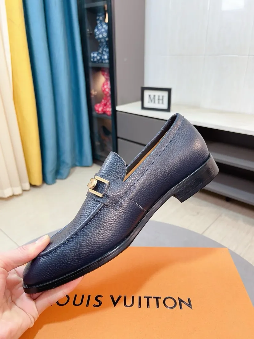 Men's men's shoes 💰500🌸🌸 [Louis Vuitton (LV)] High-end business formal leather shoes 🍀 luxurious and elegant style, both practicality and style, professional focus on details and quality, counter original 1⃣️: 1⃣️ ultra-accurate reproduction 👍🏻! Material: The upper is made of imported original calfskin➕imported Italian cowhide leather. Original anti-slip and wear-resistant outsole! Code number: 38--44 (45 customized)